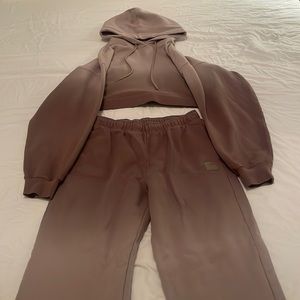 Alo Sweatsuit size medium